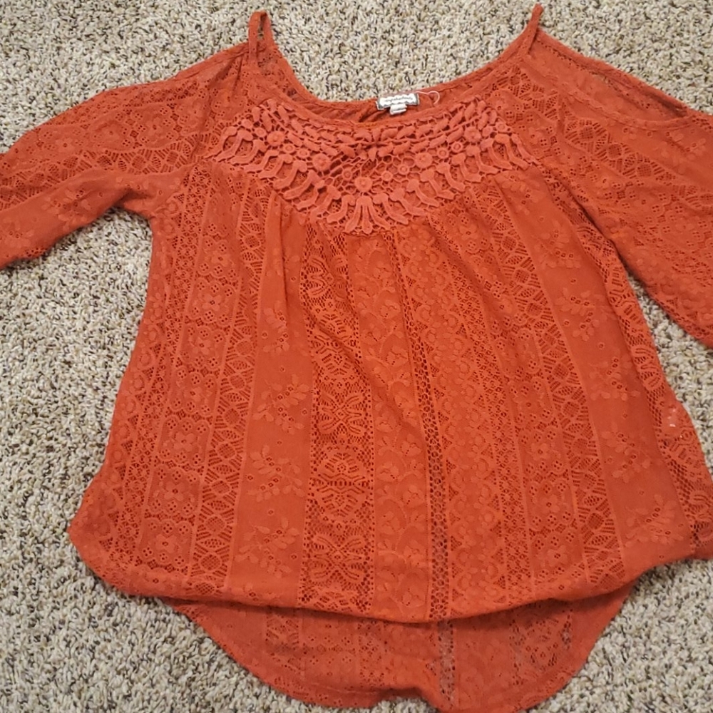 Lace cut out shoulder shirt